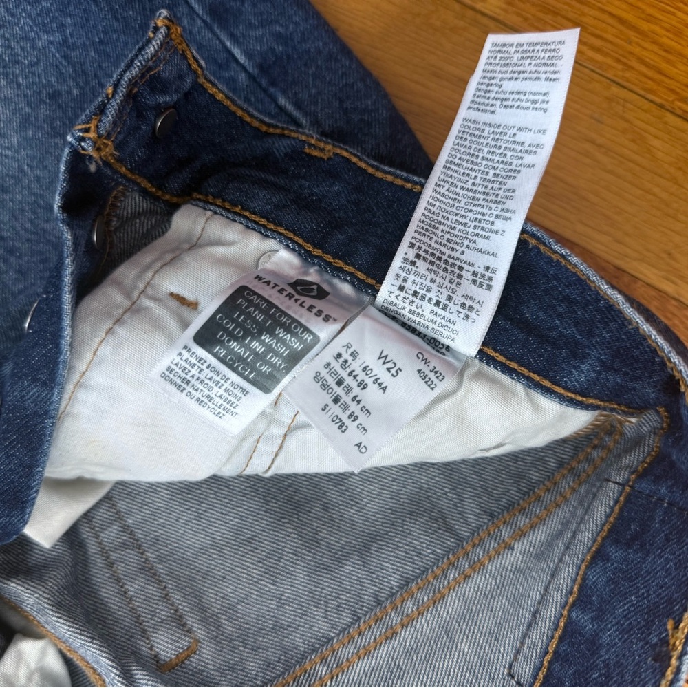 levi’s 501 jorts - Picture 4 of 4